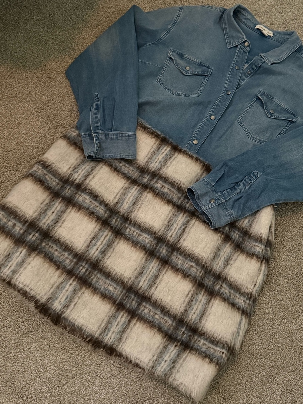 LOFT Cozy Plaid Faux-Fur Mini Skirt - Cream and Gray